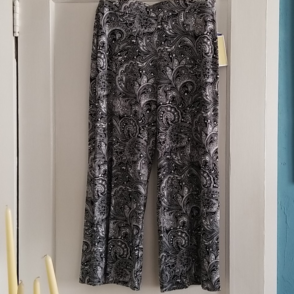 Michael Kors Paisley Crop pants. NWT. Medium
